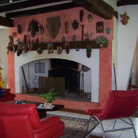 Grande maison atypique Le Burgaud Extérieur photo