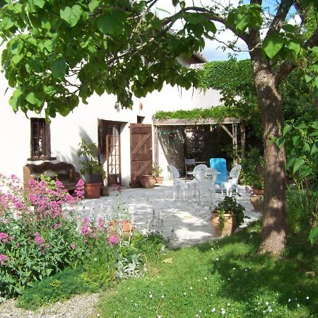 Grande maison atypique Le Burgaud Extérieur photo